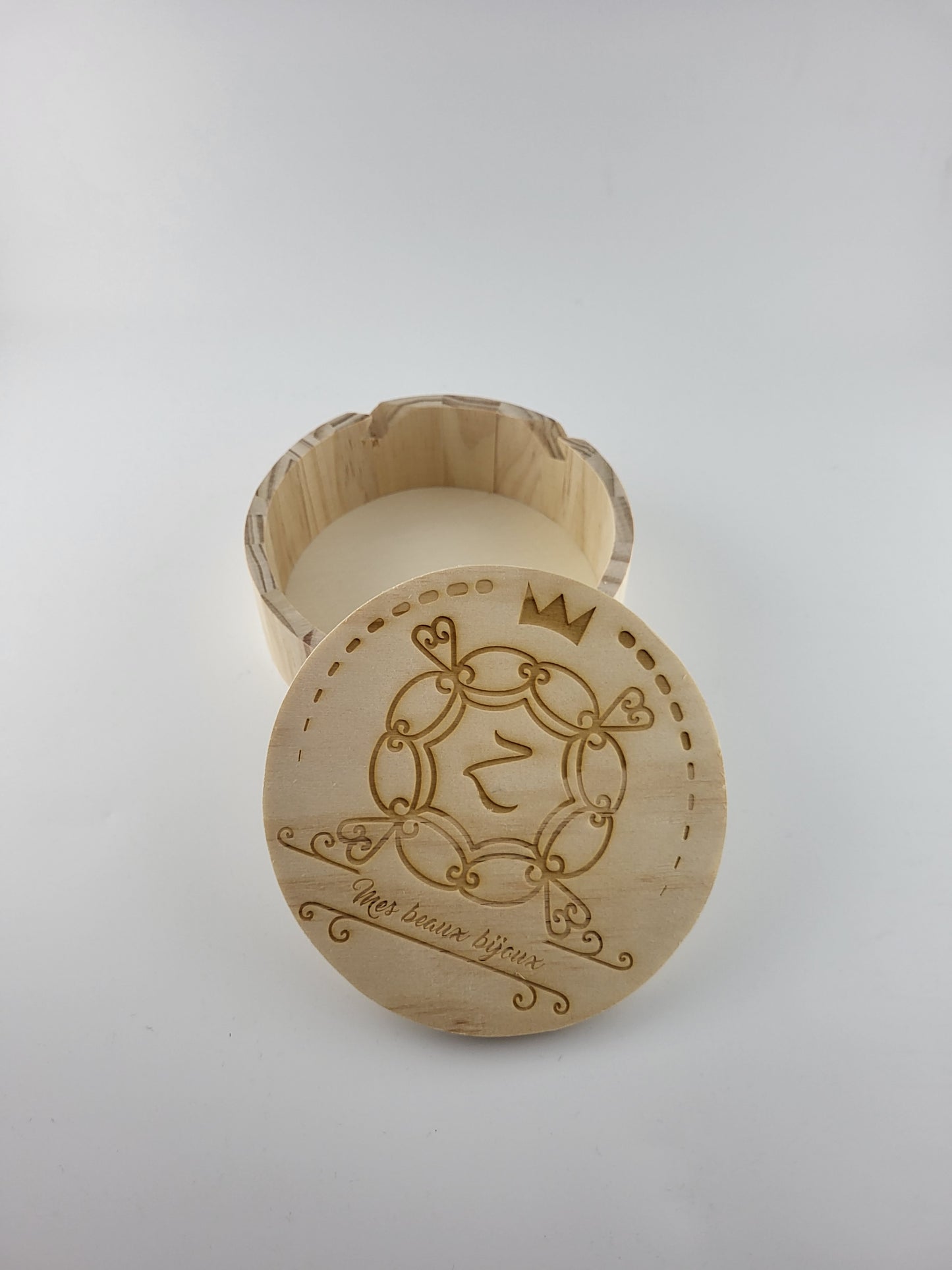 Boîte a bijoux en bois