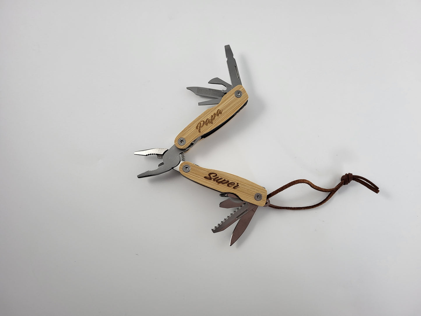 Outil multifonctions de poche en bambou