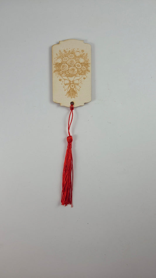 Marque page en bois thème Saint Valentin