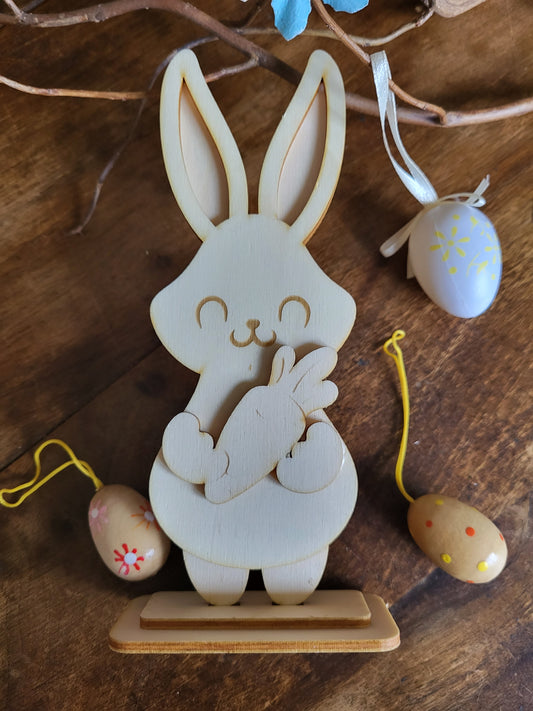 Petit lapin sur son support en trois couches