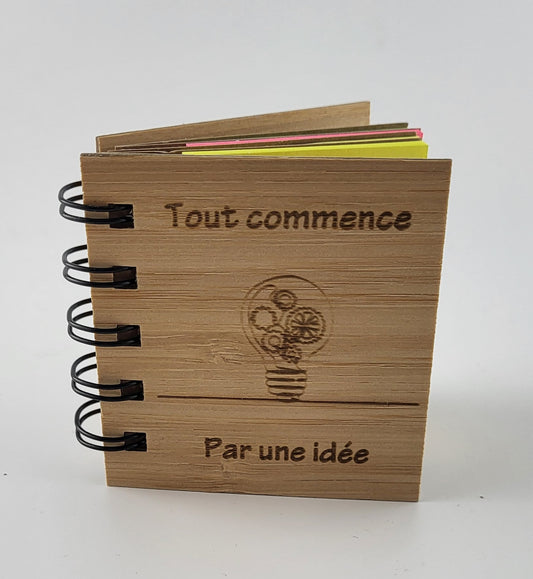 Petit bloc notes à notes autocollantes